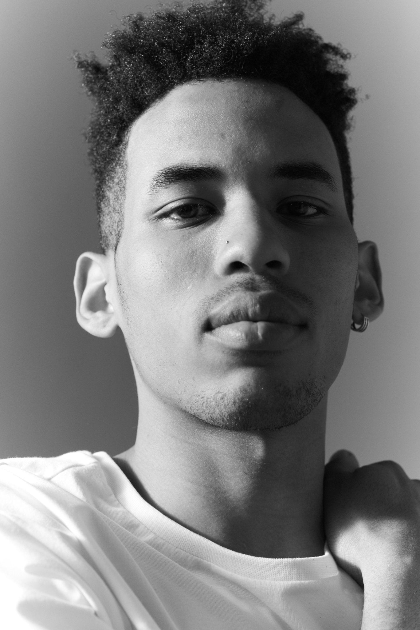 Portrait | Friends of the community | Levi Thomas - The Proper Label ®