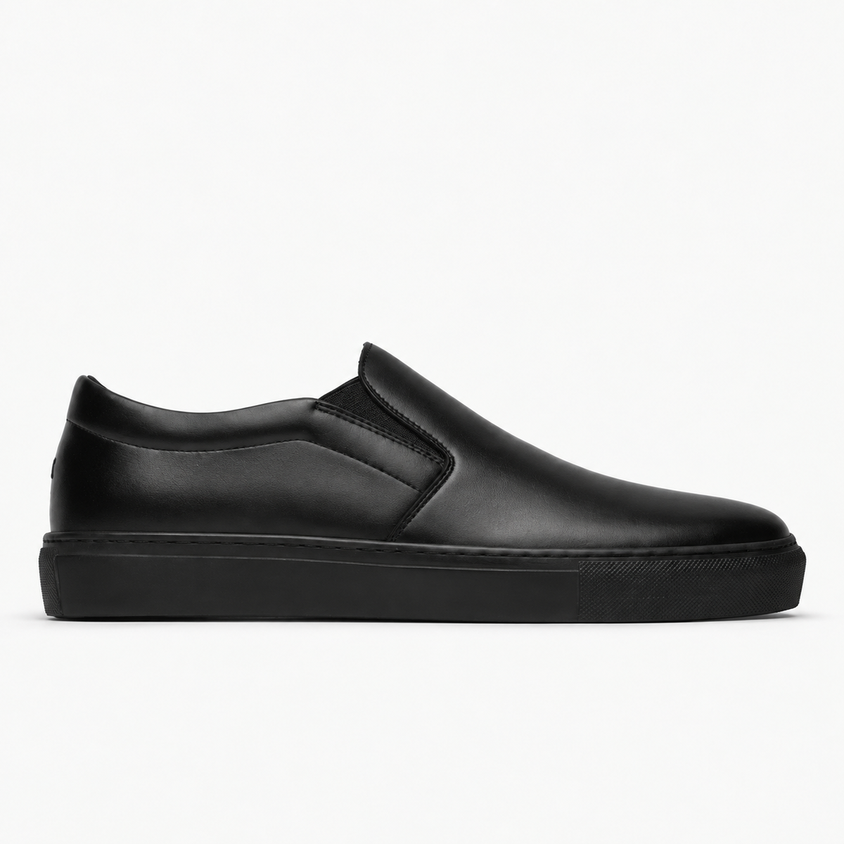 The Proper Slip-On — Black — single side profile, Maison product cover.
