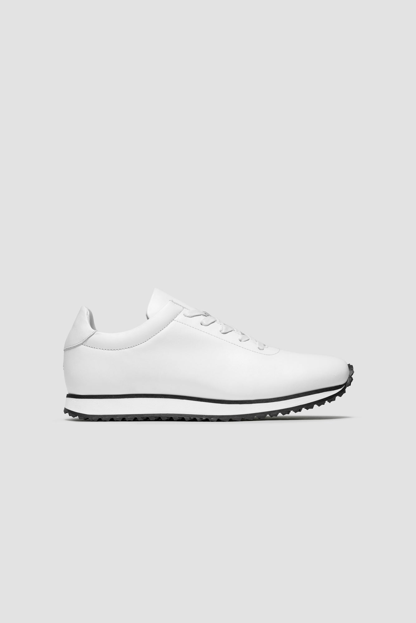 The Proper Runner — White — studio view 01