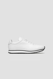 The Proper Runner — White — studio view 01