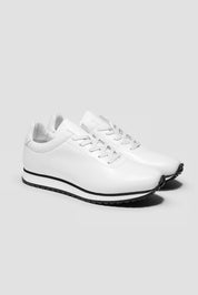 The Proper Runner — White — studio view 02