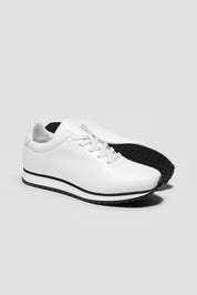 The Proper Runner — White — studio view 04