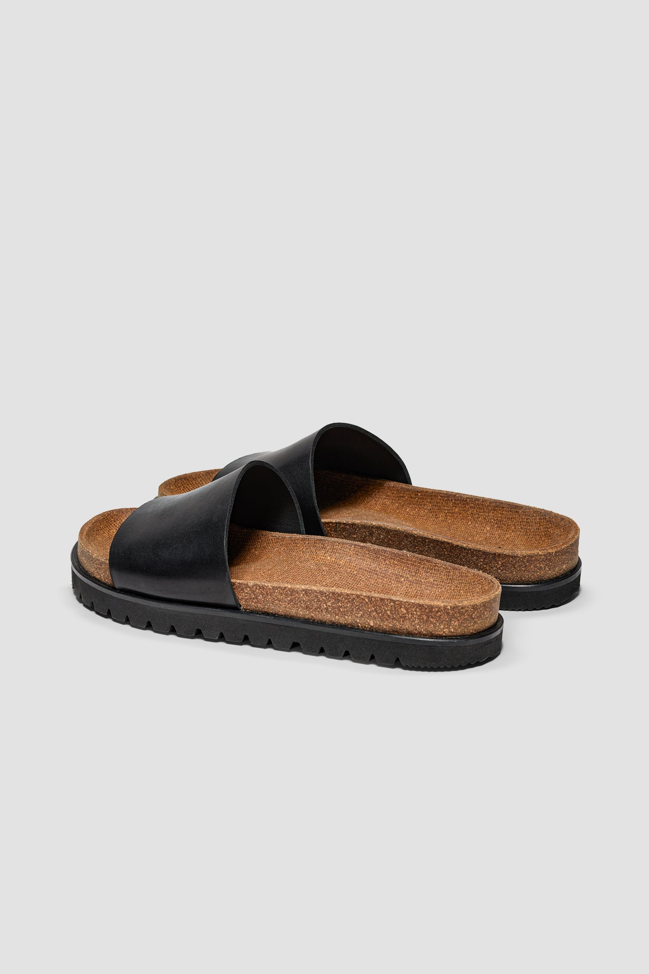 The Proper Slide — Black — studio view 03
