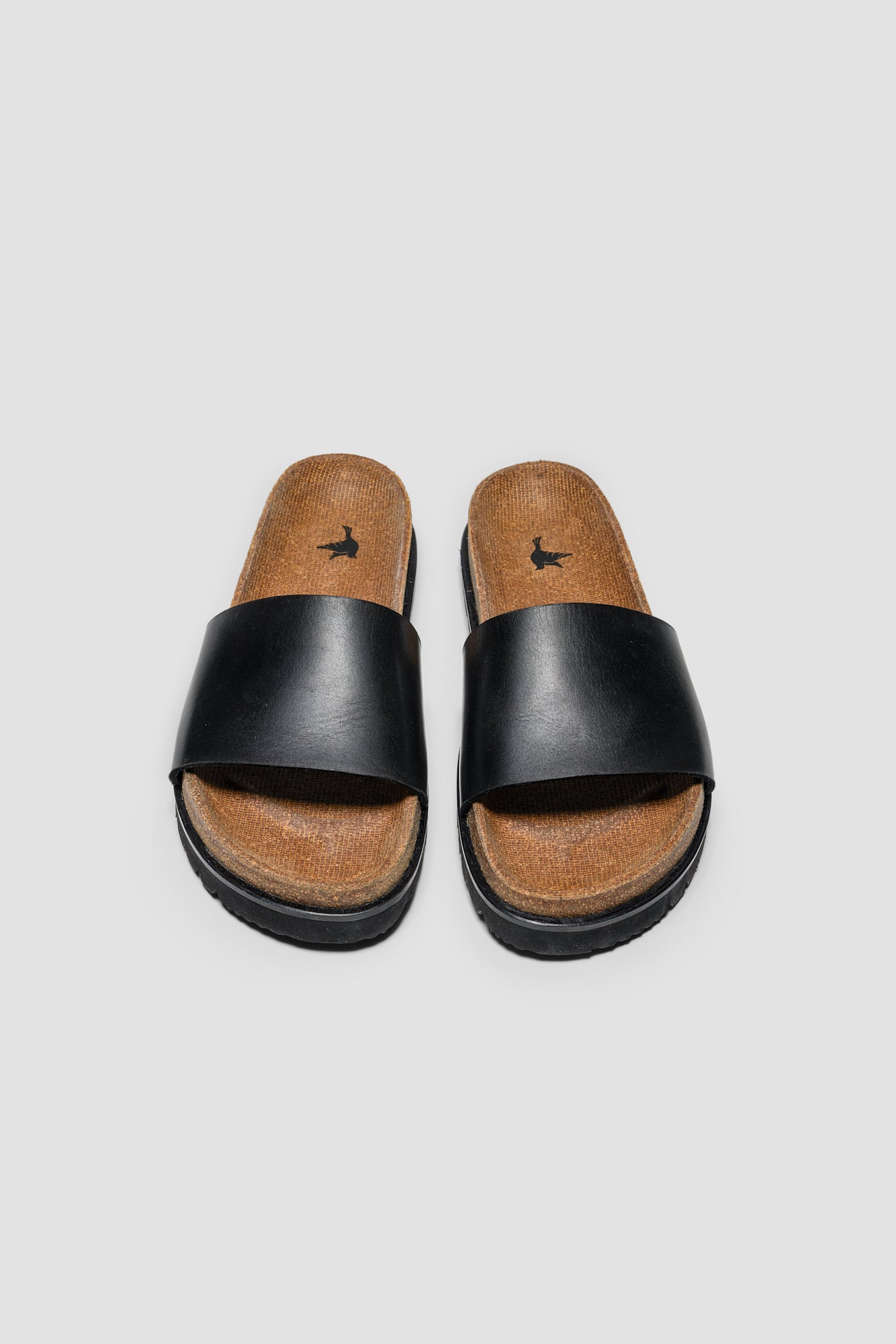 The Proper Slide — Black — studio view 05