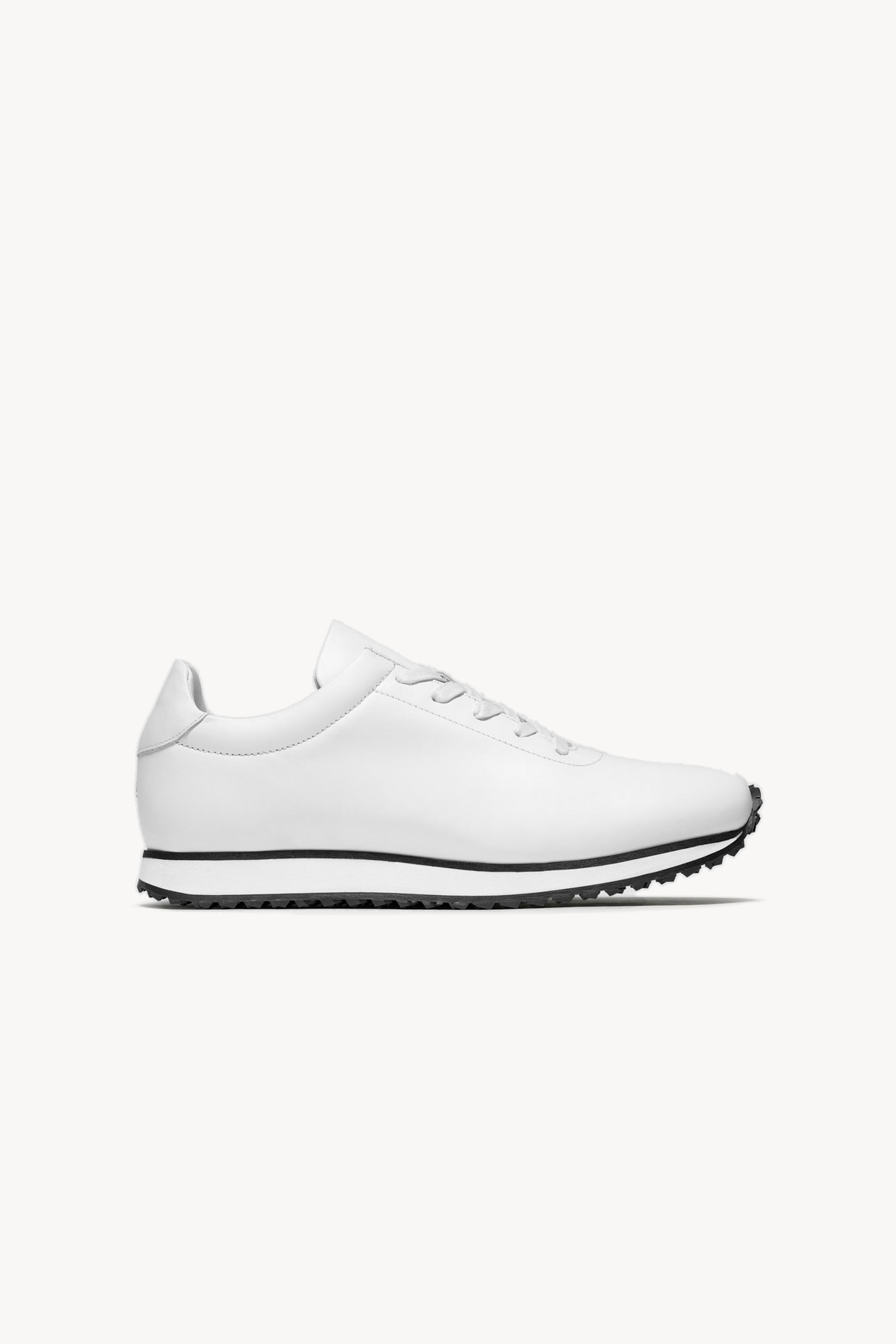The Proper Runner — White — studio view 01