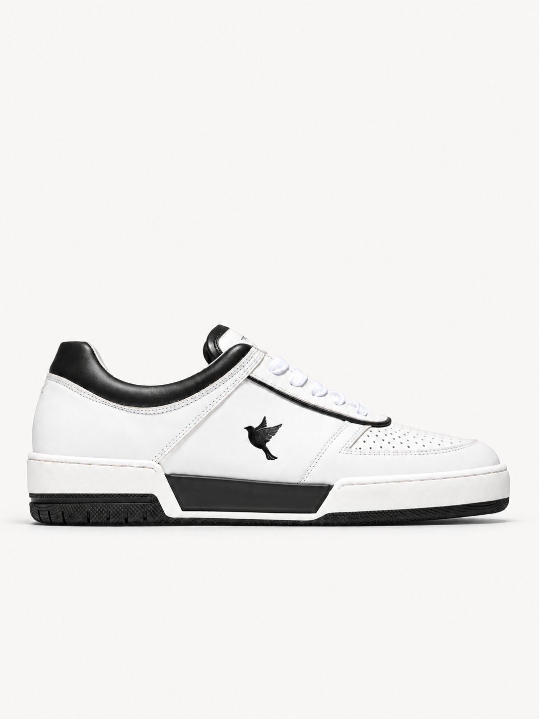 The PR003 — White / Black — principal product view